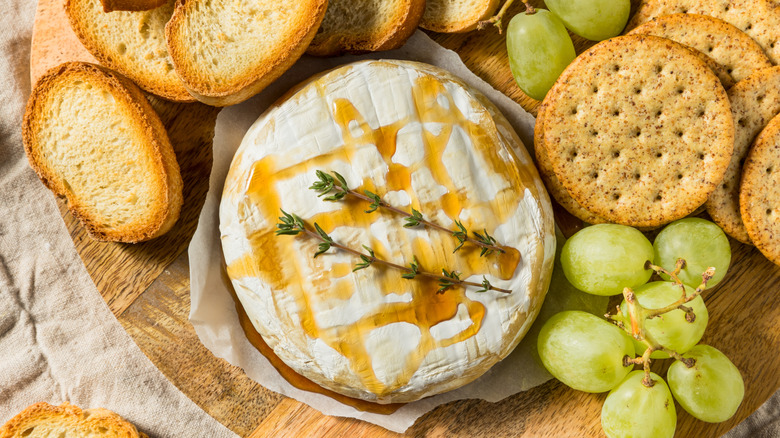 Baked Brie with bread and crackers