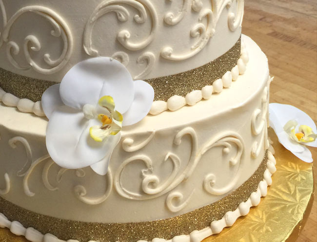 Close up photo of Milano Bakery Wedding Cake